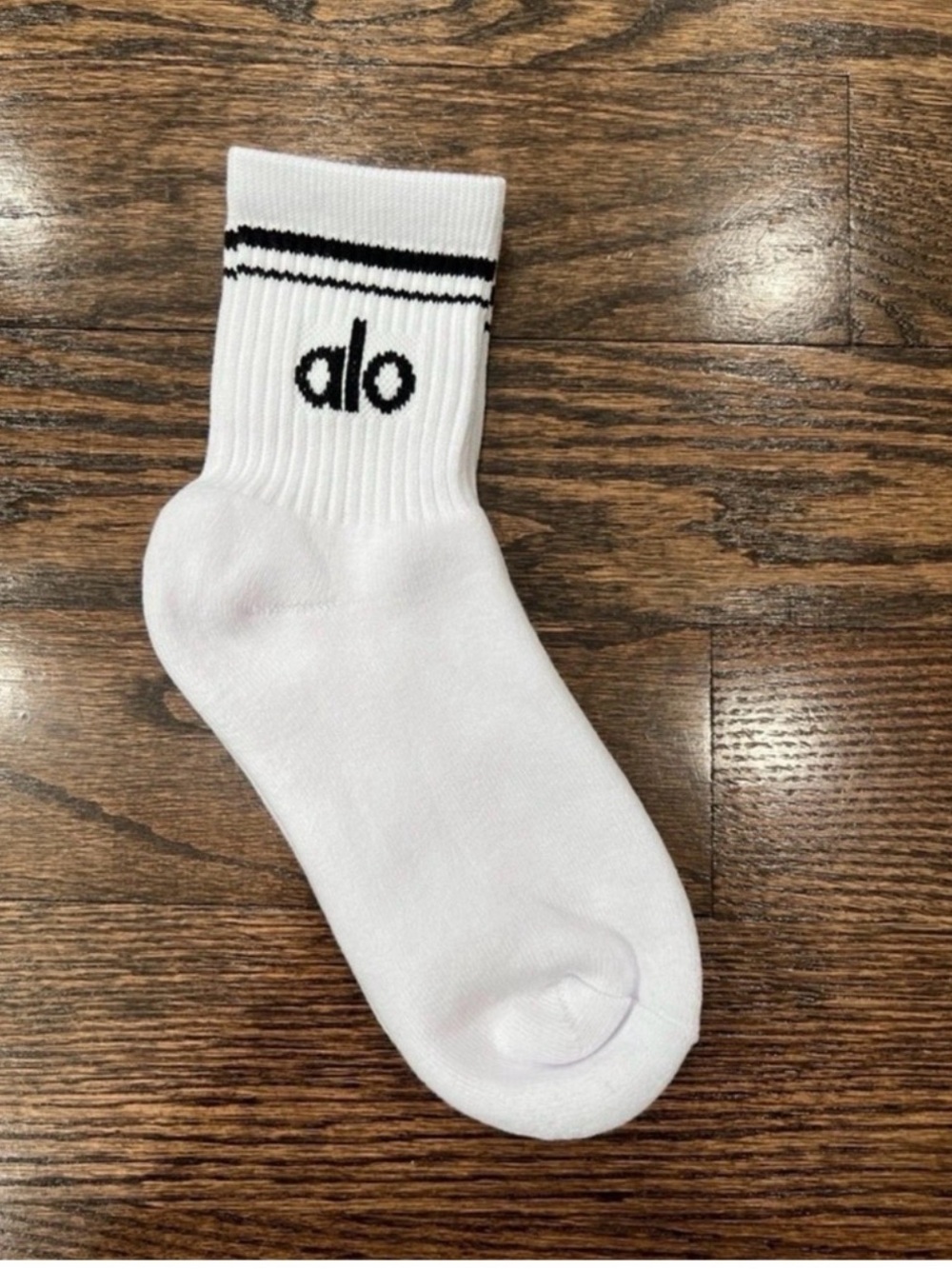 Alo Throwback socks 1 pair brand new